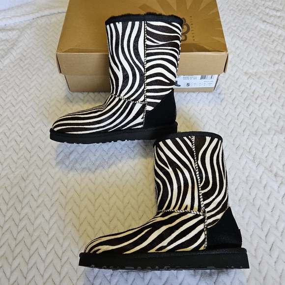 UGG Australia Classic Short Exotic Zebra Boots 1002790 Size 5 - Picture 10 of 13